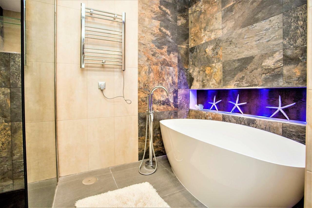 Luxury Villa With Swimming Pool And Jacuzzi Marbella Exterior foto